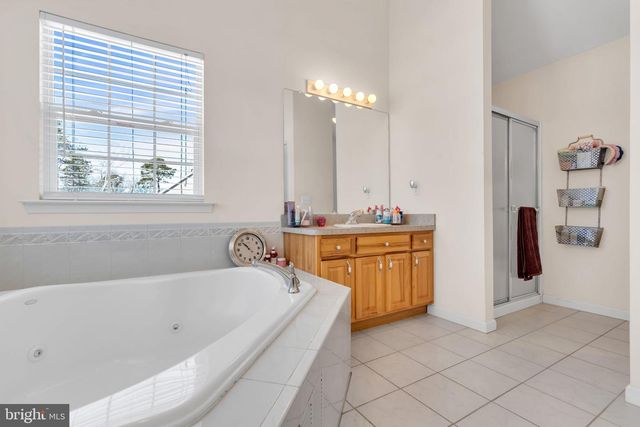 15 TRADEWINDS AVE, Barnegat, NJ 08005