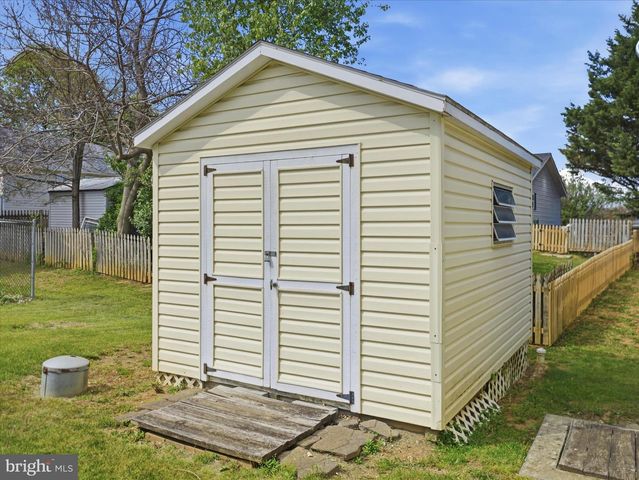 16 TEAL RD N, Martinsburg, WV 25405