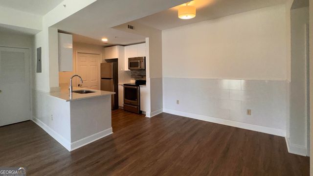 1075 Peachtree Walk NE 221, Atlanta, GA 30309