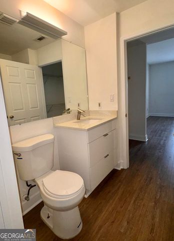 1075 Peachtree Walk NE 221, Atlanta, GA 30309