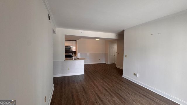 1075 Peachtree Walk NE 221, Atlanta, GA 30309