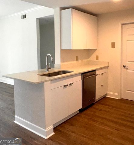 1075 Peachtree Walk NE 221, Atlanta, GA 30309