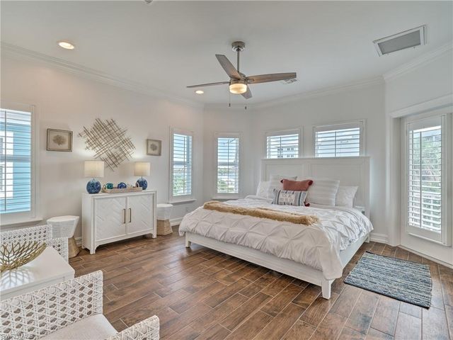 276 Delmar AVE, Fort Myers Beach, FL 33931