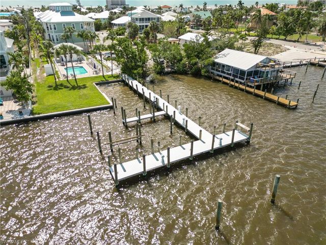276 Delmar AVE, Fort Myers Beach, FL 33931