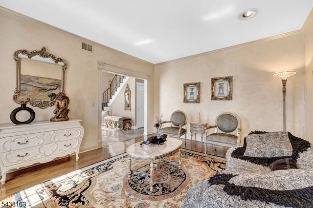 1 Bailiwick Dr, Warren Twp., NJ 07059