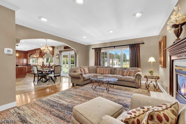 1 Bailiwick Dr, Warren Twp., NJ 07059