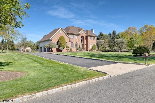 1 Bailiwick Dr, Warren Twp., NJ 07059