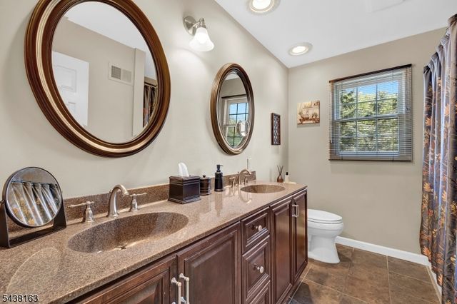 1 Bailiwick Dr, Warren Twp., NJ 07059