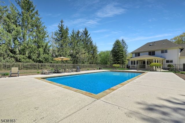 1 Bailiwick Dr, Warren Twp., NJ 07059