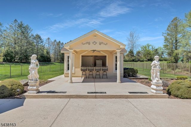 1 Bailiwick Dr, Warren Twp., NJ 07059