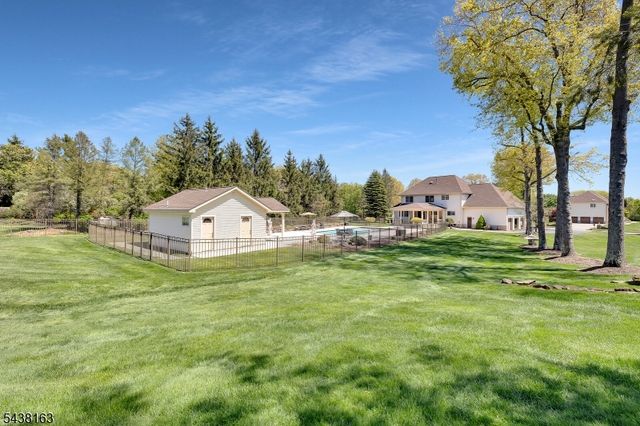 1 Bailiwick Dr, Warren Twp., NJ 07059