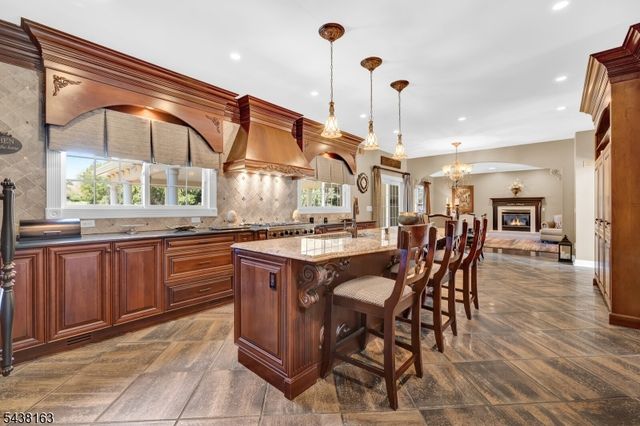1 Bailiwick Dr, Warren Twp., NJ 07059