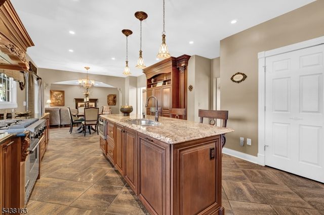 1 Bailiwick Dr, Warren Twp., NJ 07059