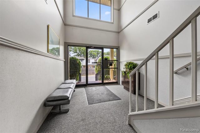31915 W 14 Mile Road, Farmington Hills, MI 48334