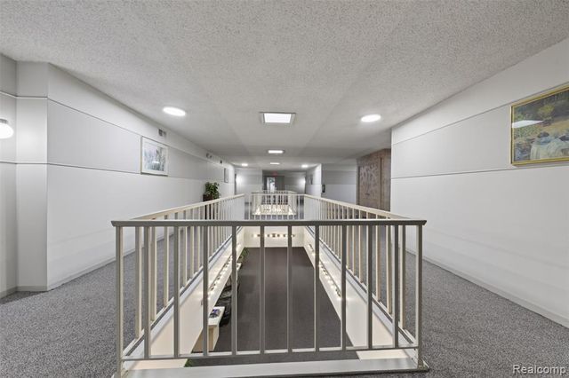 31915 W 14 Mile Road, Farmington Hills, MI 48334