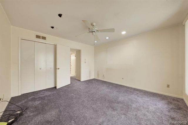 31915 W 14 Mile Road, Farmington Hills, MI 48334