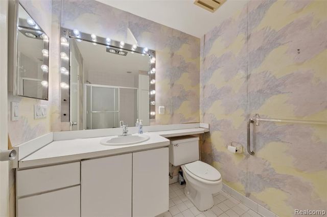 31915 W 14 Mile Road, Farmington Hills, MI 48334