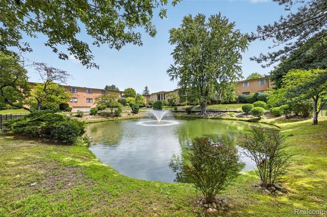 31915 W 14 Mile Road, Farmington Hills, MI 48334