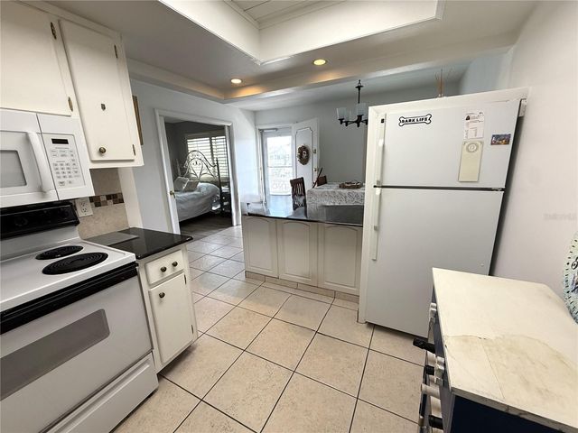 250 126TH AVENUE 202, Treasure Island, FL 33706