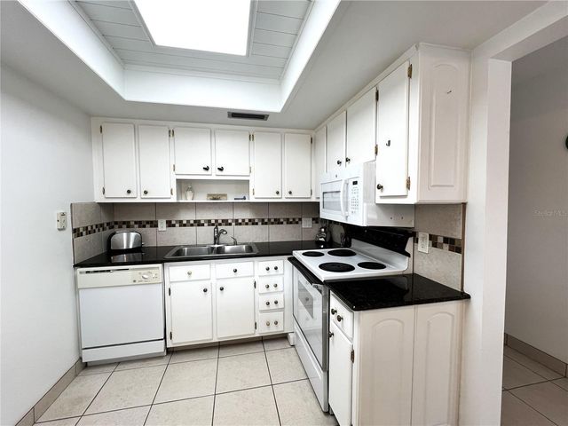 250 126TH AVENUE 202, Treasure Island, FL 33706