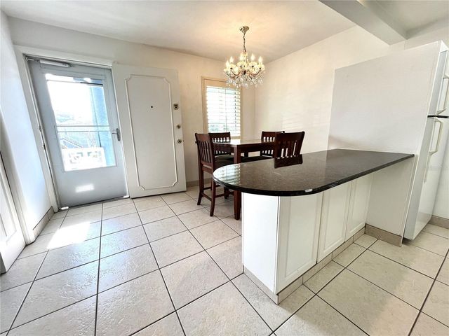 250 126TH AVENUE 202, Treasure Island, FL 33706