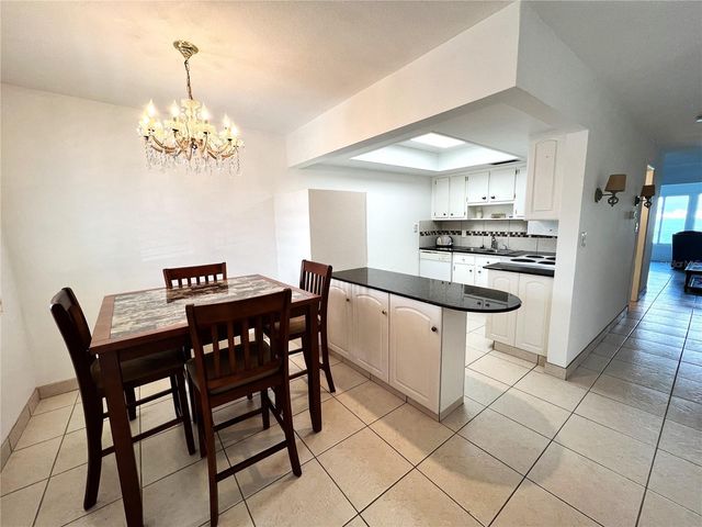 250 126TH AVENUE 202, Treasure Island, FL 33706