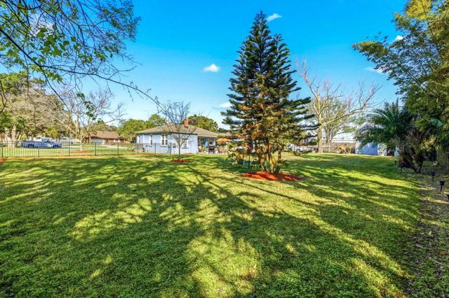 16 Menendez Rd, St Augustine, FL 32080