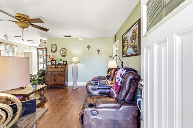 16 Menendez Rd, St Augustine, FL 32080
