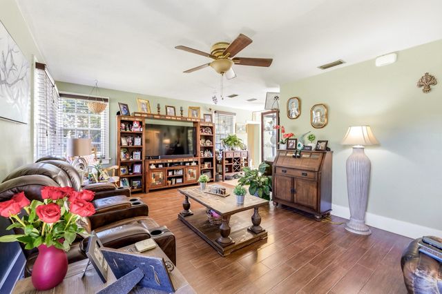 16 Menendez Rd, St Augustine, FL 32080
