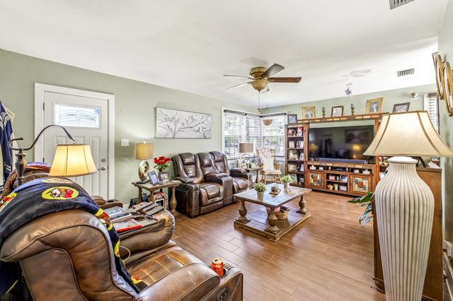 16 Menendez Rd, St Augustine, FL 32080