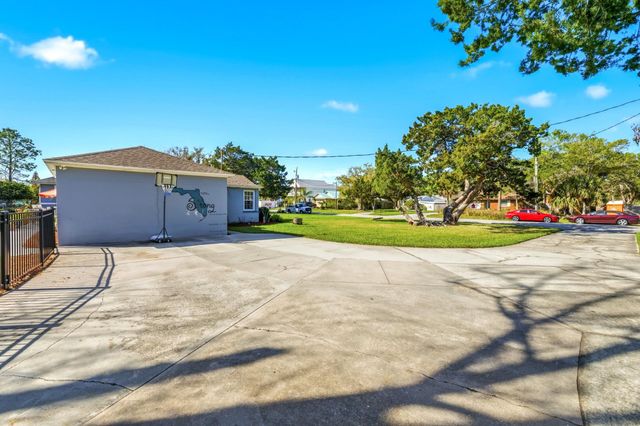 16 Menendez Rd, St Augustine, FL 32080