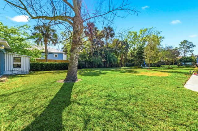 16 Menendez Rd, St Augustine, FL 32080