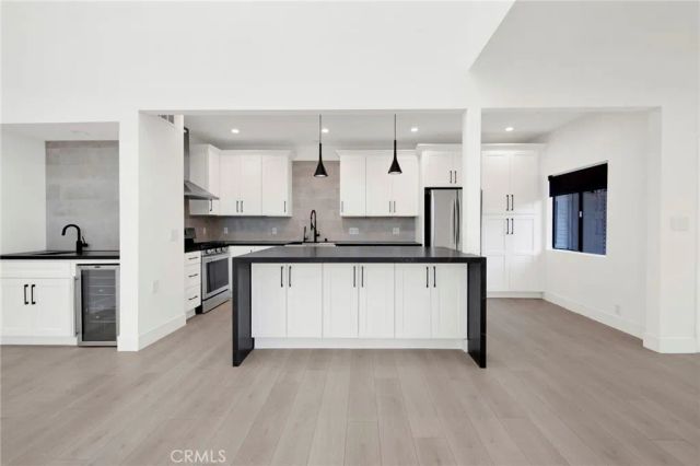 14844 Dickens 301, Sherman Oaks, CA 91403