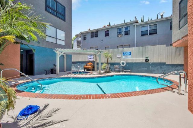 14844 Dickens 301, Sherman Oaks, CA 91403