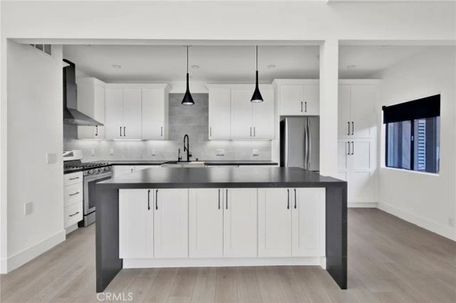 14844 Dickens 301, Sherman Oaks, CA 91403