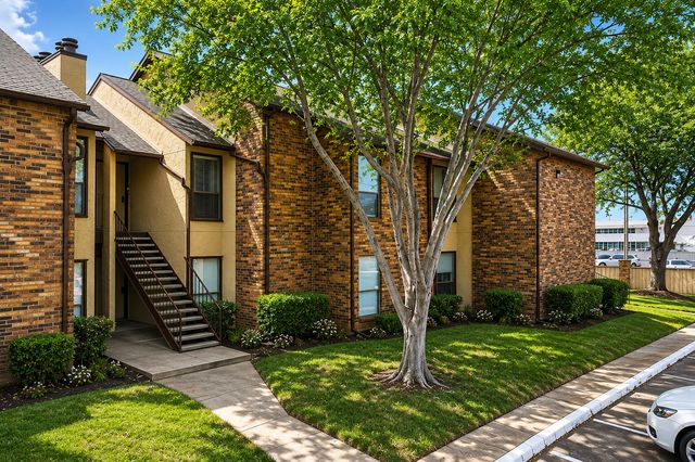1900 Cloisters Drive 322, Arlington, TX 76011