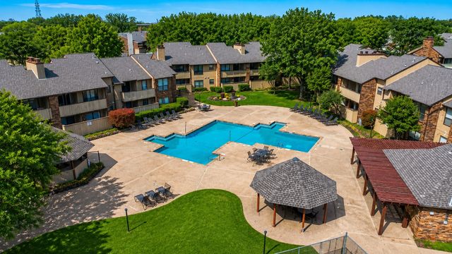 1900 Cloisters Drive 322, Arlington, TX 76011