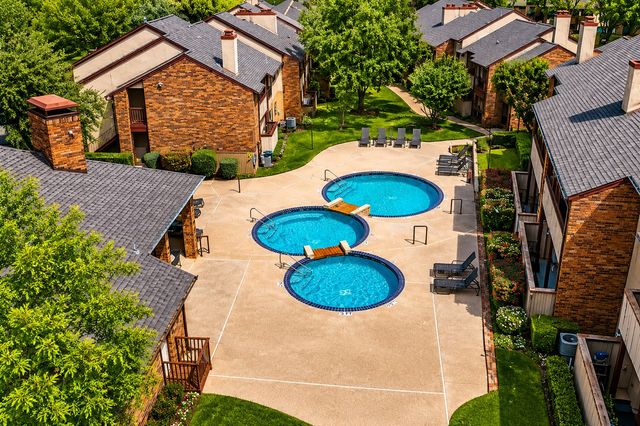 1900 Cloisters Drive 322, Arlington, TX 76011