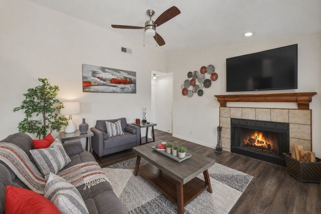 1900 Cloisters Drive 322, Arlington, TX 76011
