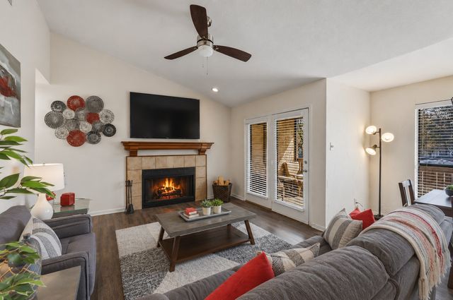 1900 Cloisters Drive 322, Arlington, TX 76011