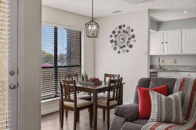 1900 Cloisters Drive 322, Arlington, TX 76011