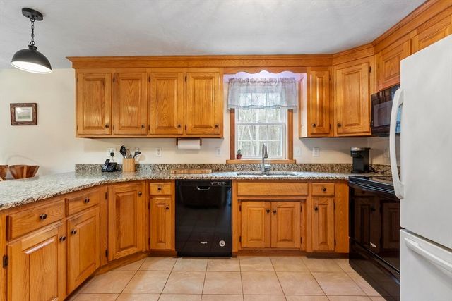 75 Nash Rd, Ashby, MA 01431