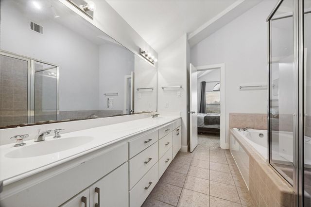 3501 Link Valley Drive 301, Houston, TX 77025