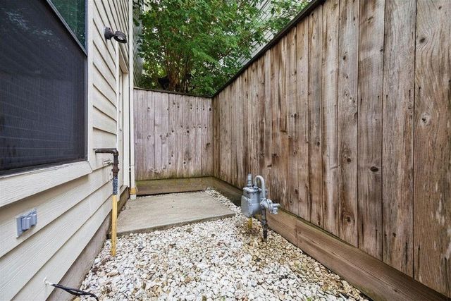 3501 Link Valley Drive 301, Houston, TX 77025