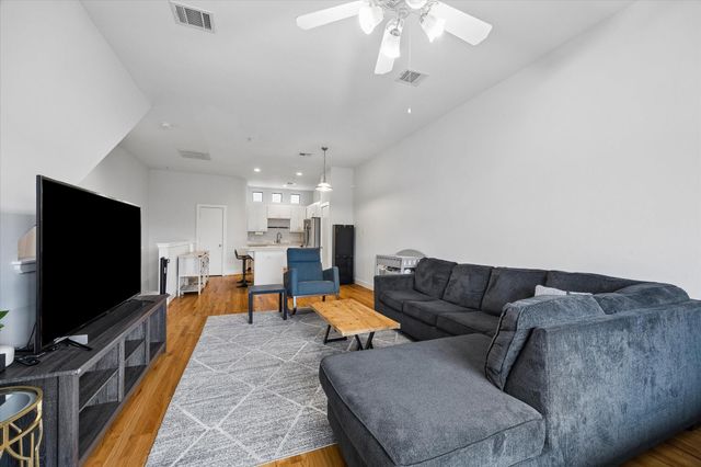 3501 Link Valley Drive 301, Houston, TX 77025
