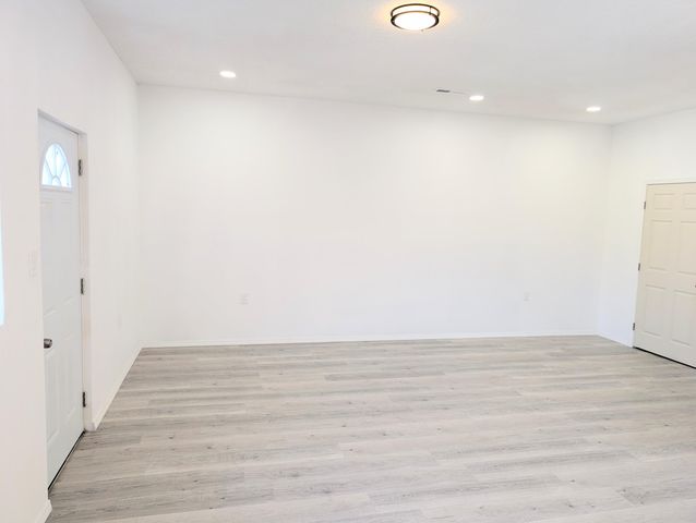 140 65TH Street NW, Albuquerque, NM 87105