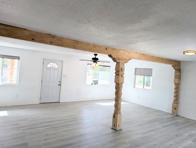 140 65TH Street NW, Albuquerque, NM 87105