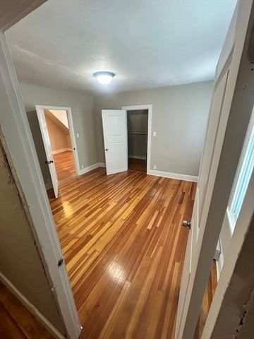 35 Newcomb Pl 3, Taunton, MA 02780