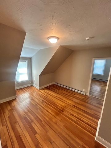 35 Newcomb Pl 3, Taunton, MA 02780