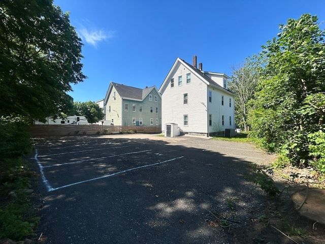 35 Newcomb Pl 3, Taunton, MA 02780